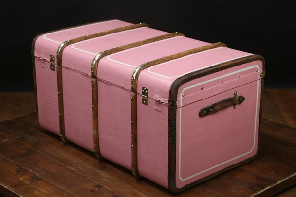 Pink Curved Mail Trunk, 1920s for sale at Pamono