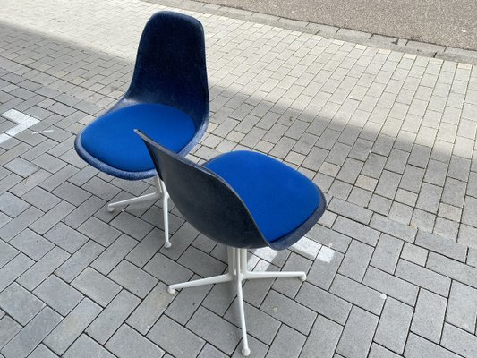 Vintage Chairs by Charles Ray Eames for Herman Miller 1960s Set of 2 for sale at Pamono