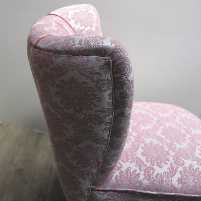 Mid Century Pink Cocktail Chair with Wooden Legs for sale at Pamono