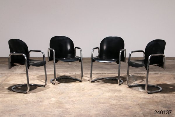 Modell Dialogo Stuhl von Tobia & Afra Scarpa für B&b Italia  