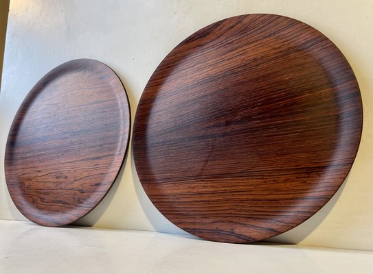 Moderne skandinavische Tabletts aus Palisander, 1960er, 2er Set bei Pamono kaufen