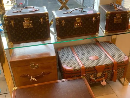 Louis Vuitton ボックス型ケース For archival and editorial purposes only. Not affiliated with any