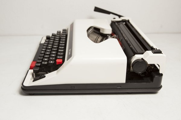 Deluxe Olympia Typewriter for sale at Pamono