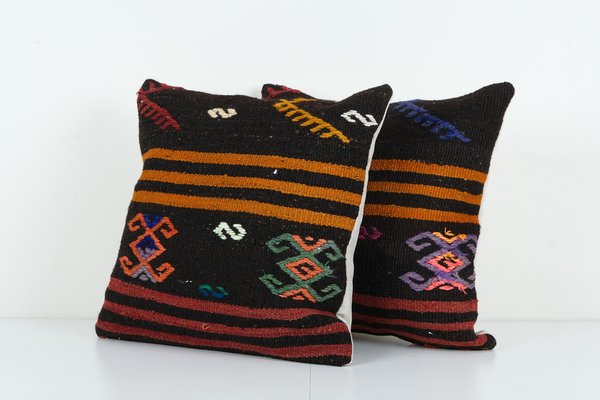 Handgefertigte Bio Gestreifte Kelim Kissenhüllen, 2010er, 2er Set bei Pamono kaufen
