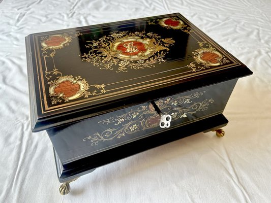 Portagioie Da Tavolo In Legno E Metallo Nero - 8 Ganci Per Collane, Vassoio Porta Anelli Imbottito, Organizzatore Per Gioielli, Altezza 25 Cm