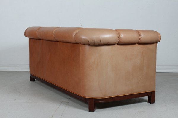 Vintage Chesterfield Sofa in Cognac mit Lederbezug Gestell aus Mahagoni Danemark 1970er bei Pamono kaufen