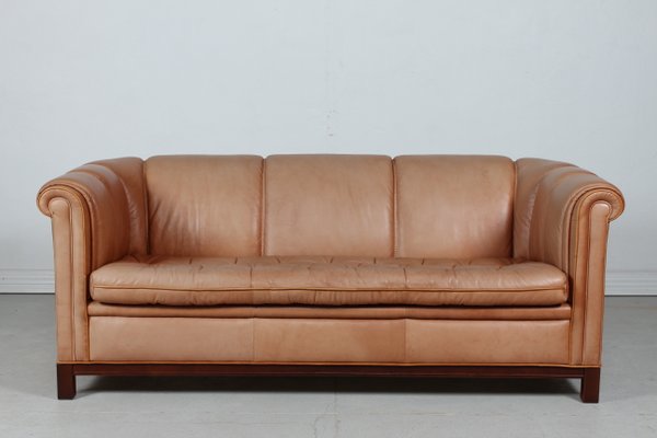 Pernilla chesterfield sofa discount