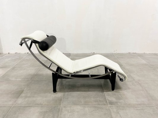Lc 4 Lounge Chair in White Leather by Le Corbusier for Cassina 1980s for sale at Pamono