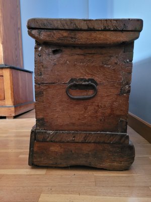 19th Century Gothic Chest in Oak Wood, North of Castile for sale