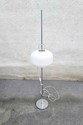 Mid-Century White Medusa Floor Lamp by Luigi Massoni for Guzzini