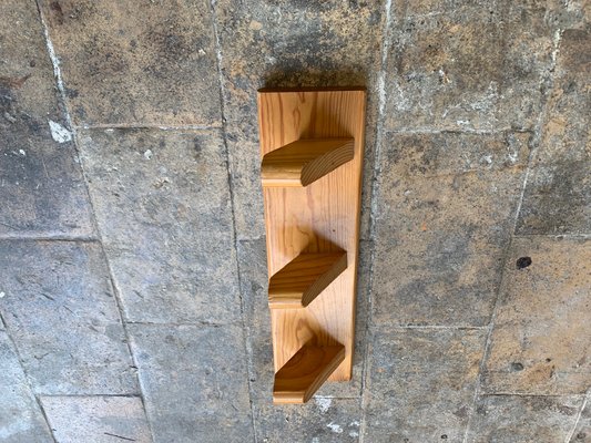 Perchero de pared de pino anos 60 en venta en Pamono