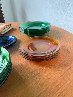 Juego de platos y tazas de Duralex anos 60. Juego de 43 en venta en Pamono