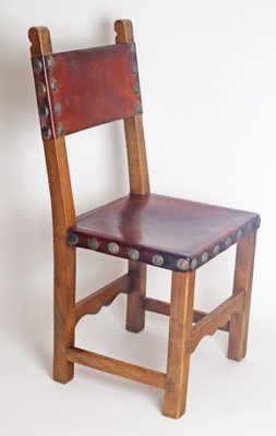 家具 Spanish Brutalist Chair in Wood, 1960s Antique Spanish Brutalist Chair 1960s 3 Leg Wooden Carved