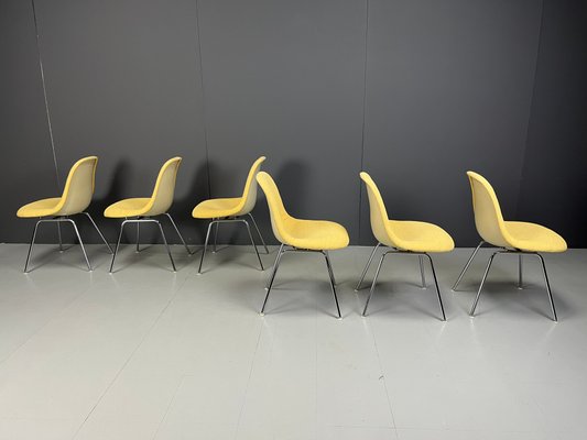 Vintage Fiberglass Dining Chairs by Charles Ray Eames for Herman Miller 1970s Set of 4 for sale at Pamono