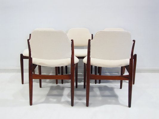 Sedie in legno massello con rivestimento in tessuto bianco di Arne - Main Image