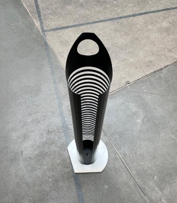 置物 Vintage Postmodern l stand 置物 Vintage Postmodern l stand 1980s Postmodern Light Up