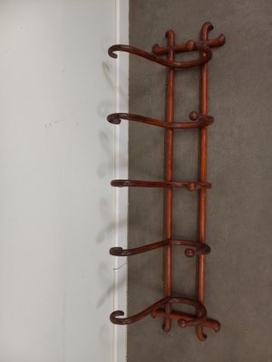 Perchero de madera curvada de Thonet decada de 1890 en venta en Pamono