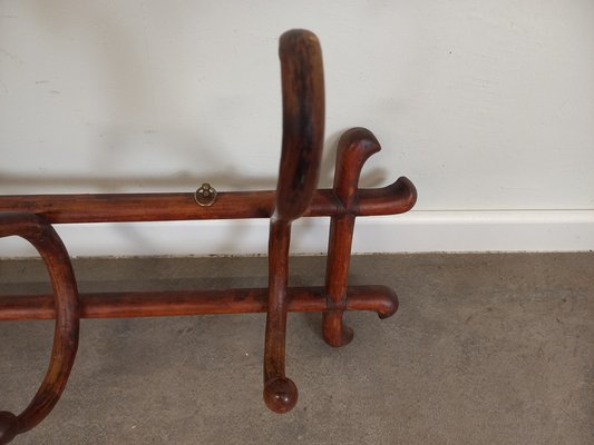Perchero de madera curvada de Thonet decada de 1890 en venta en Pamono