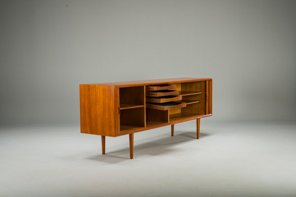 PTR FAR EASTERN FURNISHINGS CO ビンテージ Teak Sideboard attributed to Svend Aage Larsen for Faarup