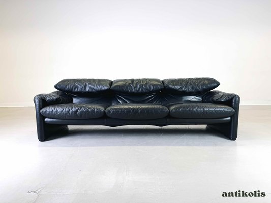 3P MARALUNGA SOFA / Cassina 黒革 Vintage stoop | 'Maralunga' Sofa by Vico Magistretti for Cassina