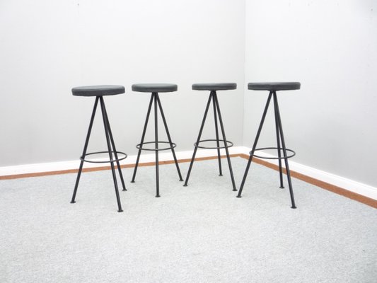 Black metal bar stools set of 4 hotsell