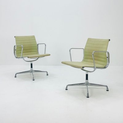 Swivel Office Armchair by Charles Ray Eames for Herman Miller