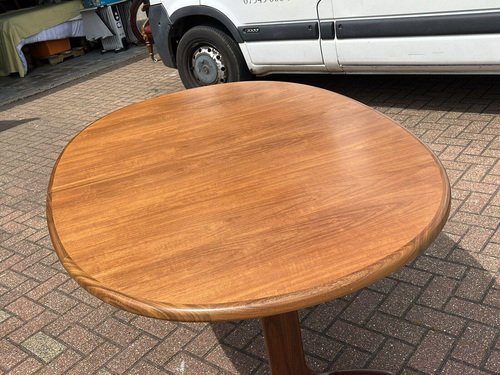 ダイニングテーブル G-PLAN g-plan Round Extension Table Round Extendind Dining Table from G-Plan for sale at Pamono