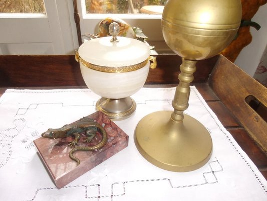 Hand Carved Marble Mughal Style Paperweight Hand Carved Marble Mughal Style Paperweight