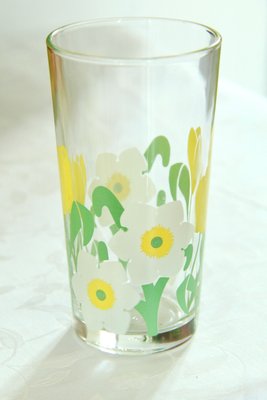 4 cup pyrex glass bowl ❤️ PYREX 4 Cup Glass Storage Bowl SPRING FLING BUNNY Love Pink Turquoi –  Tarlton Place main image 0