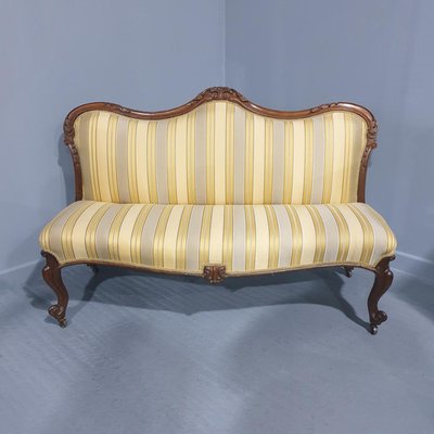 Antique Victorian Sofa, 1880s for sale at Pamono