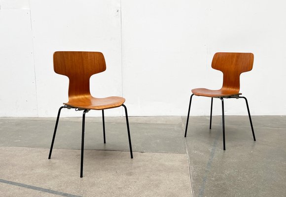 Mid Century Model 3103 Hammer Stacking Chairs by Arne Jacobsen for Fritz Hansen Denmark 1960s Set of 7 for sale at Pamono