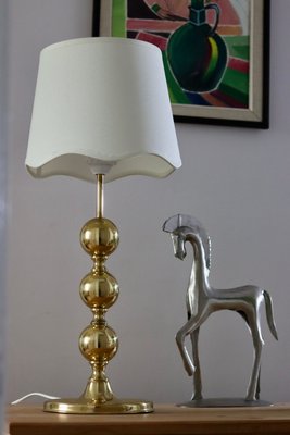 Lampada a bobina alta in ottone, Svezia, anni '70 in vendita su Pamono