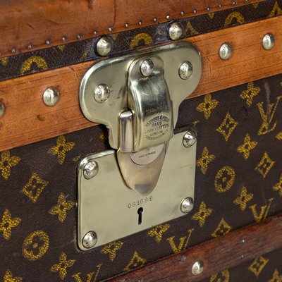 20th Century Louis Vuitton Trunk in Monogram Canvas, France, 1930s