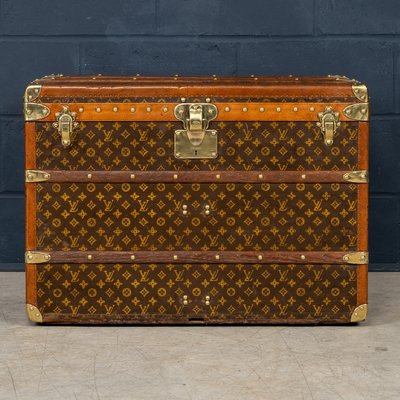20th Century Louis Vuitton Trunk in Monogram Canvas, France, 1930s
