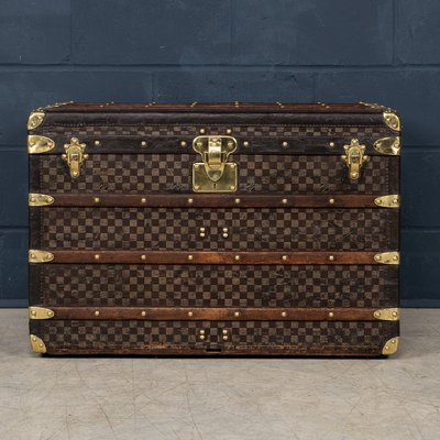 Baul Louis Vuitton del siglo XX de lona Damier Francia decada de 1900 en venta en Pamono