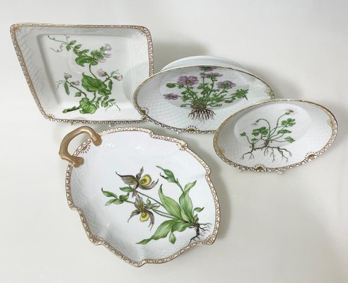 Flora Danica Porcelain Dishes by Bing & Grøndahl, Denmark, 1920s