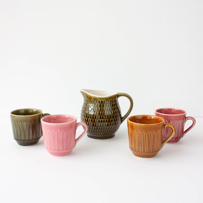 Vintage Kaffeetassen & Milchkännchen aus Keramik von Secla, 1970er, 5er Set bei Pamono kaufen