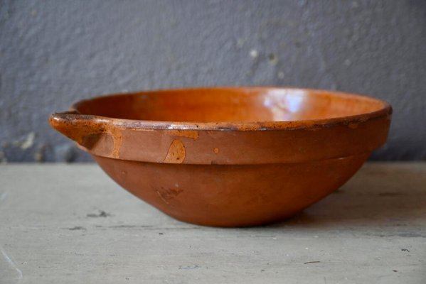 Große antike böhmische Schale aus glasiertem Ton, 1890er bei Pamono kaufen