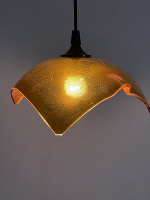 Hängelampe mit Lampenschirm aus bronziertem Glas von Ignoto, 1980