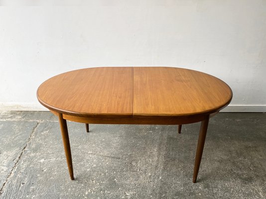 Mid-Century Modern Extending Dining Table by V. Wilkins for G Plan