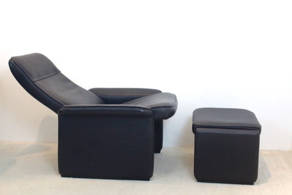 Poltrona DS-50 regolabile e poggiapiedi in morbida pelle nera di - Main Image