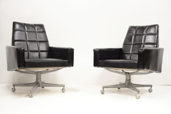 Poltrone girevoli Mid-Century in similpelle nere, Antica