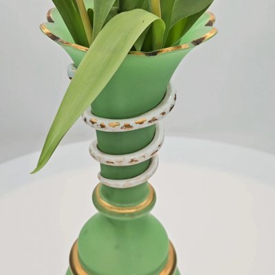 Baccarat花瓶・グリーン Antique Baccarat Uranium Opaline Chartreuse Green Glass Monumental