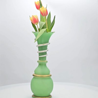 Baccarat花瓶・グリーン Antique Baccarat Uranium Opaline Chartreuse Green Glass Monumental