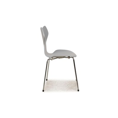 Sedia Grand Prix in frassino grigio di Fritz Hansen in vendita su