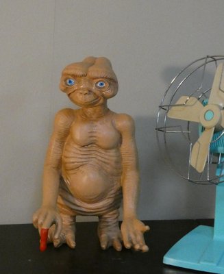 E.T. Three-Dimensional Statue in Resin and Enamel, 1990s for sale