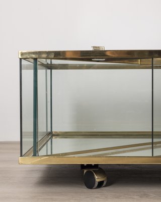 Tavolo vintage in ottone dorato e cristallo, Italia, anni '60 in