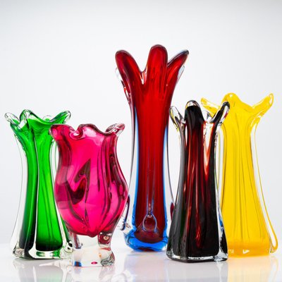 Mehrfarbige Murano Glasvasen, Italien, 1970er, 5 . Set bei Pamono kaufen