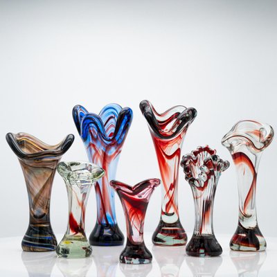 Mehrfarbige Murano Glasvasen, Italien, 1970er, 7 . Set bei Pamono kaufen