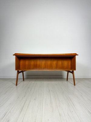 UKヴィンテージ ESAVIAN社製 UK 折り畳み机 ミッドセンチュリー Mid-Century Danish Curved Teak Writing Desk by Svend Aage Madsen
